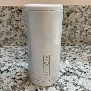 BRUMATE Skinny can cooler